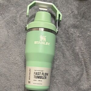 Stanley fast flow Tumbler in Light Green 20oz